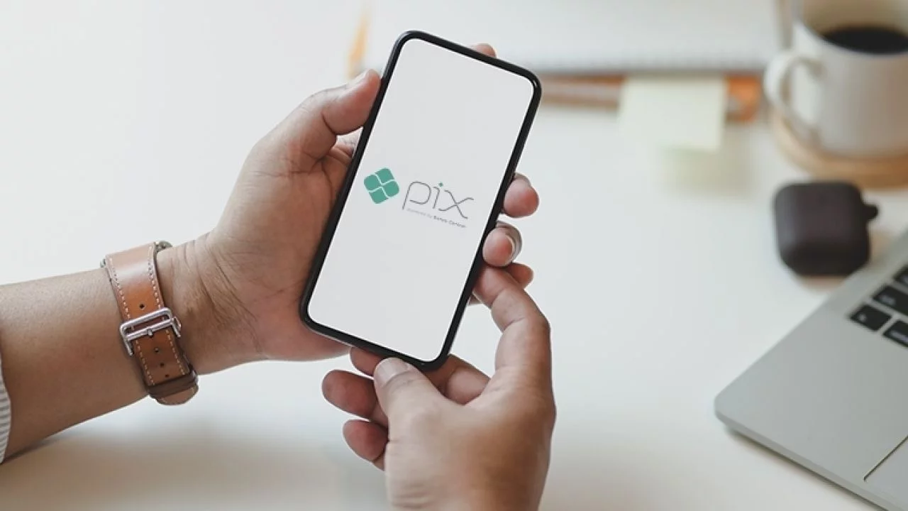 Pix vai começar a ser cobrado? Entenda as mudanças nas regras