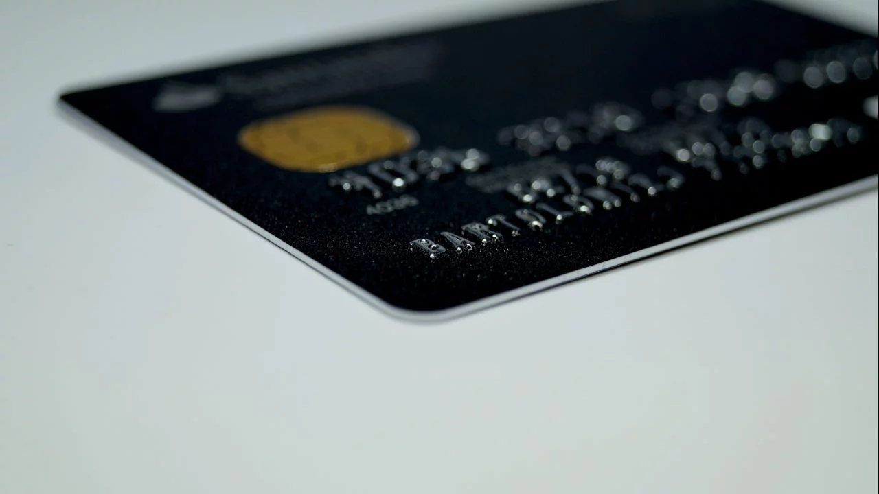 Você sabia que é possível parcelar o saldo total do cartão? Saiba como