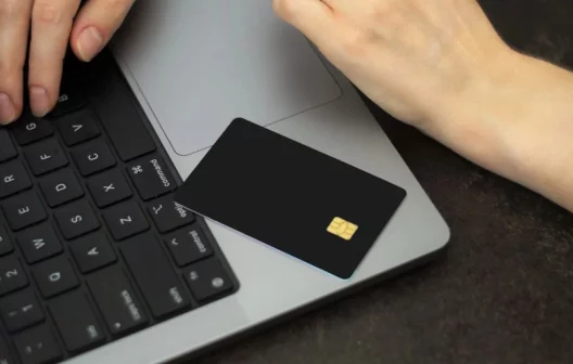 "Descubra as 5 estratégias infalíveis para maximizar o uso do seu cartão de crédito em 2025"