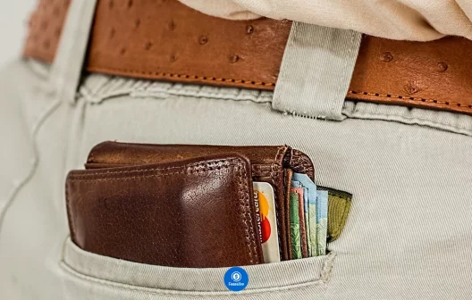 "Descubra o segredo para lucrar mais de R$500 por mês com cartões sem anuidade em 2025!"