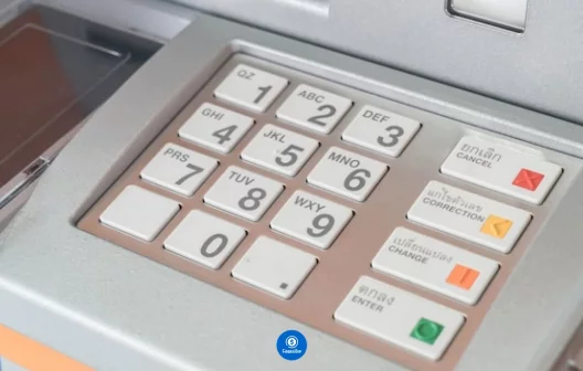 "Saiba como evitar taxas extras e riscos ao sacar no cartão de crédito!"