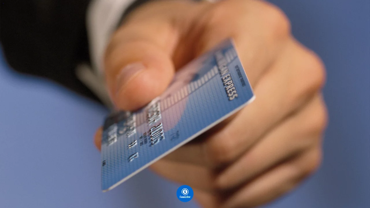 Posso cancelar compras feitas no cartão de crédito? Entenda quando isso é possível.
