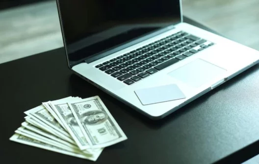 "Descubra agora os 8 melhores sites para lucrar online hoje mesmo!"